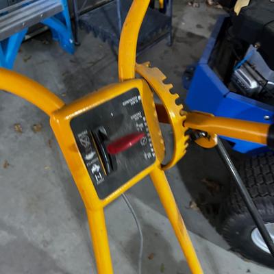 Garage McLane Gas Powered Edger