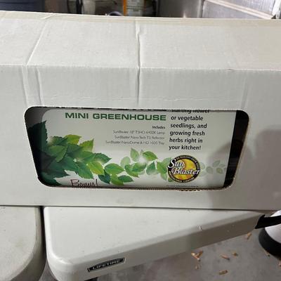 Garage MINI Green House NEW never been used. 