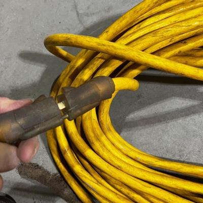 Garage HEAVY DUTY 100 Foot Extension CORD. YELLOW