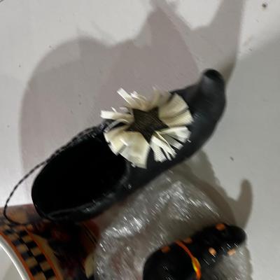 Garage Halloween Items: Bowl, Shoe, Plaque