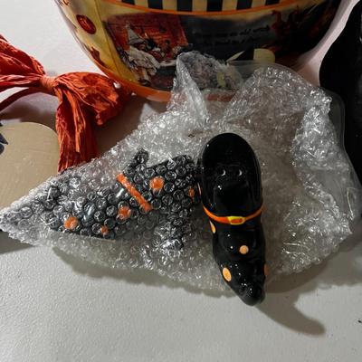 Garage Halloween Items: Bowl, Shoe, Plaque