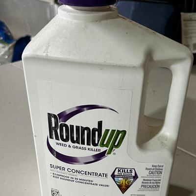 Garage 1/2 full super Concentrate Round UP 