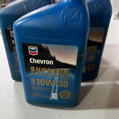 Garage Chevron 10W-30 Oil 