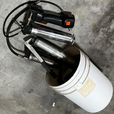Garage Grease Guns 