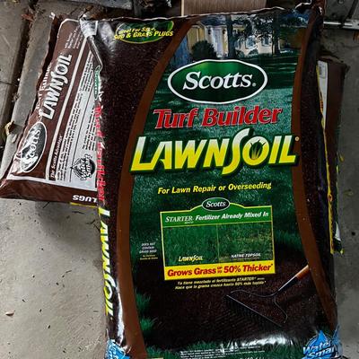 Garage 2 Scotts Turf Builder Lawn Soil with Fert. Mixed in 