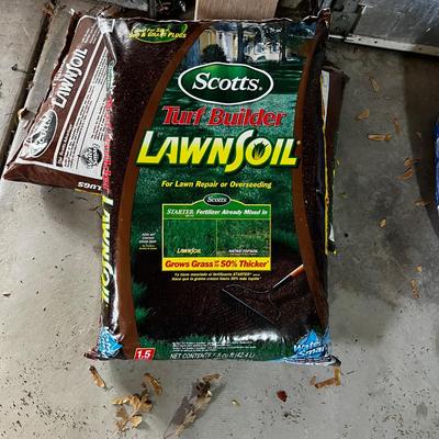 Garage 2 Scotts Turf Builder Lawn Soil with Fert. Mixed in 