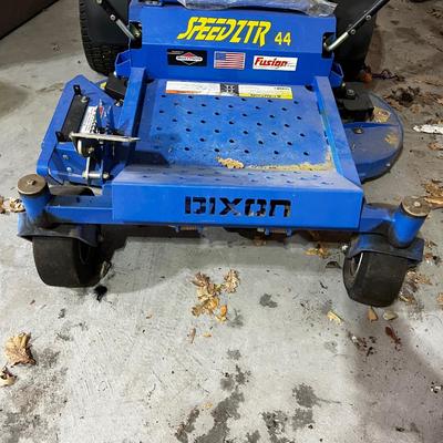 Garage DIXON  Speed ZTR Zero Turn Lawn Motor 