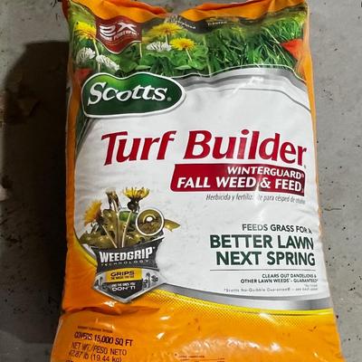 Garage SCOTTS Winter Builder Turf Gard