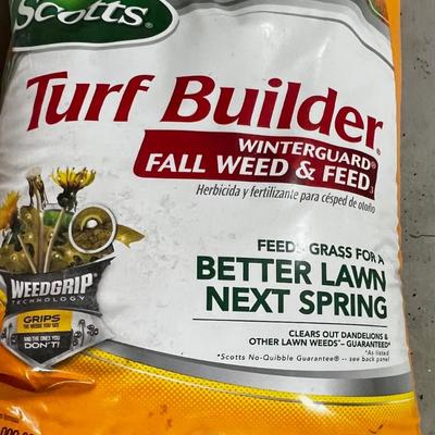 Garage SCOTTS Winter Builder Turf Gard