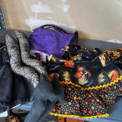 Stuff on the Shelf for Halloween (B) Linens 