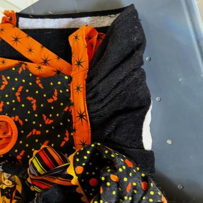 Stuff on the Shelf for Halloween (B) Linens 