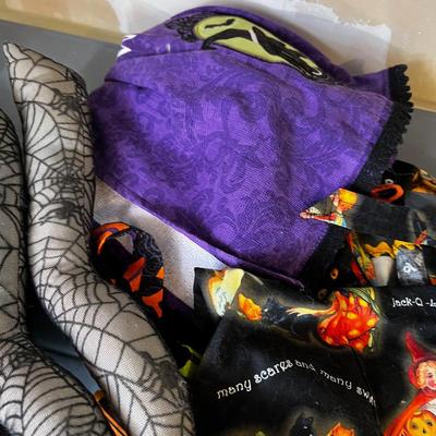 Stuff on the Shelf for Halloween (B) Linens 
