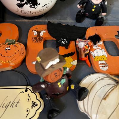 Stuff on the Shelf for Halloween (c ) Bottom Shelf
