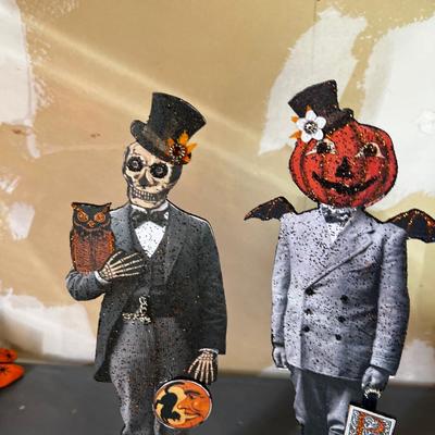 3 NICE Figurines: Witch, Pumpkin, Skelton Sparkly 