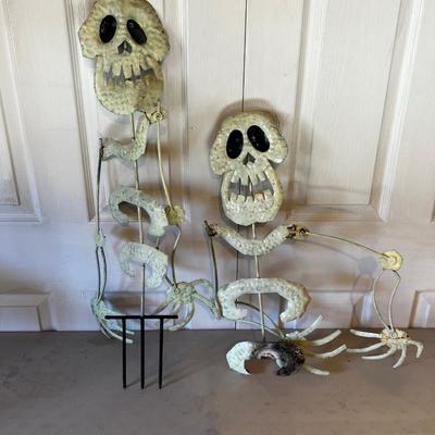 2 Metal Skelton 