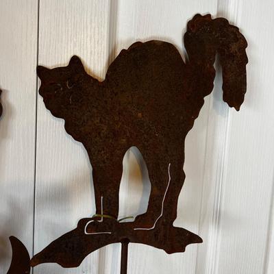 2 Metal Yard Steaks Rusty Iron, Witch & Cat