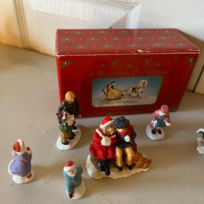 A Bunch of Loose Figurines, Not Marked. 