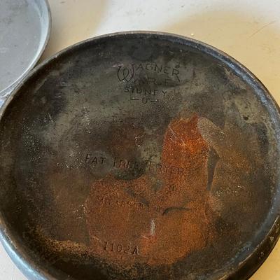 2 Cast Iron Skillets