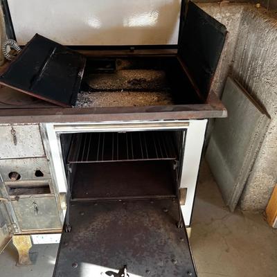 Antique MONARCH Wood Burning Cook Stove 