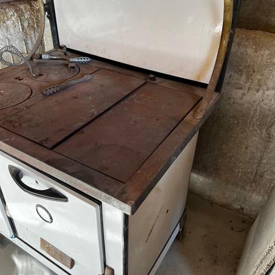 Antique MONARCH Wood Burning Cook Stove 