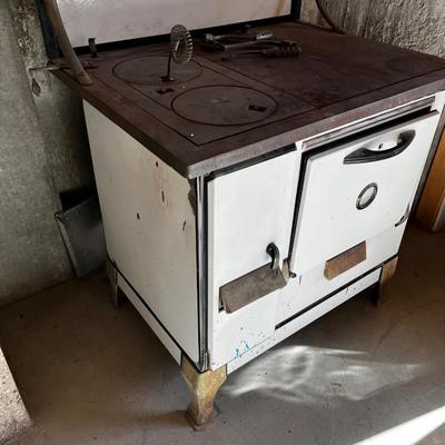 Antique MONARCH Wood Burning Cook Stove 