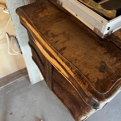 Antique WHITE Sewing Machine with Oak Cabinet 