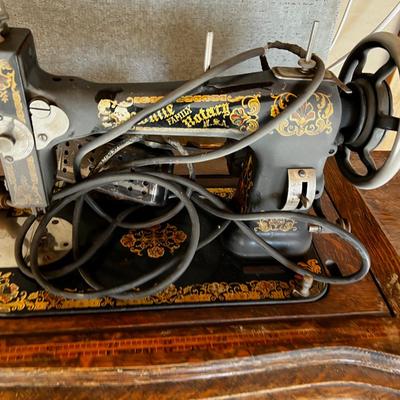 Antique WHITE Sewing Machine with Oak Cabinet 