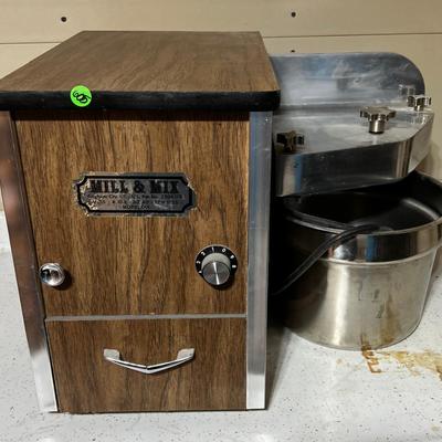 Mill & Mix Wheat Grinder / Flour Mil with Dough Attachment