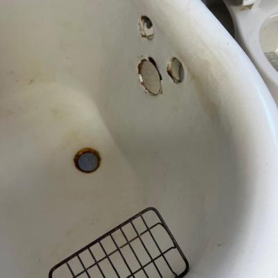 Antique Cast Iron Claw Foot Tub