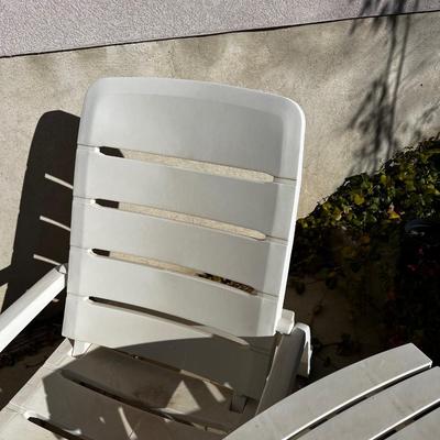 Chase Lounge and Side Table WHITE 