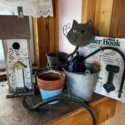 Yard DÃ©cor: Hook, Planter, Bird House