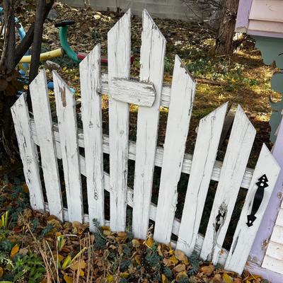 Rustic Picket Fence Gate