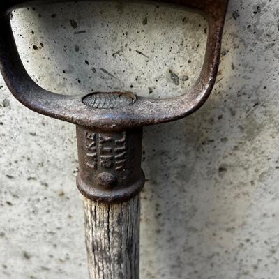 Antique Shovel Cast Iron Handel 