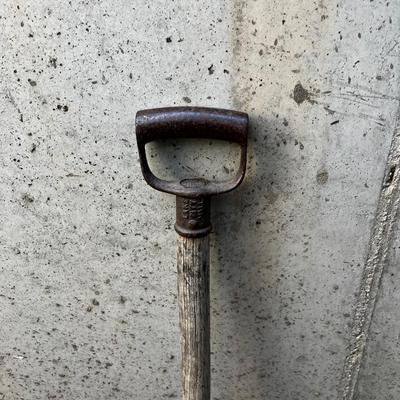 Antique Shovel Cast Iron Handel 