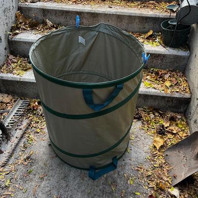 Collapsible Leaf Holder 