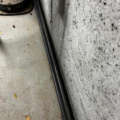 (2 )   20ft Sticks of 3/4" Black Pipe
