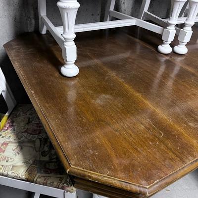 Jacobian Dining Table with 6 Chairs - 1 Captain & 5 Side