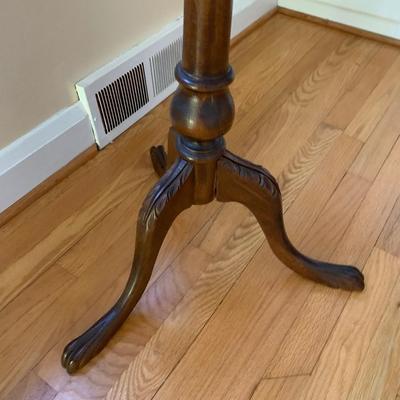 Mahogany Pie Crust Table