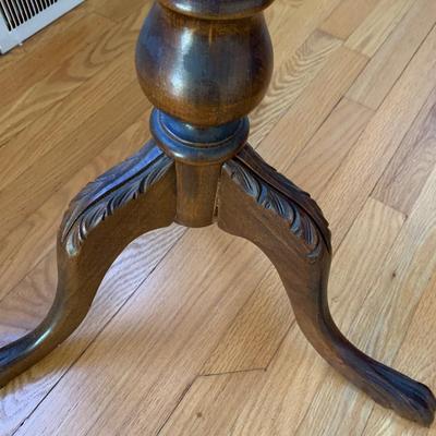 Mahogany Pie Crust Table