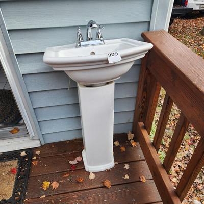 Pedestal Sink