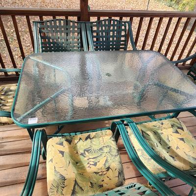 Patio Table and 6 Chairs 60x38