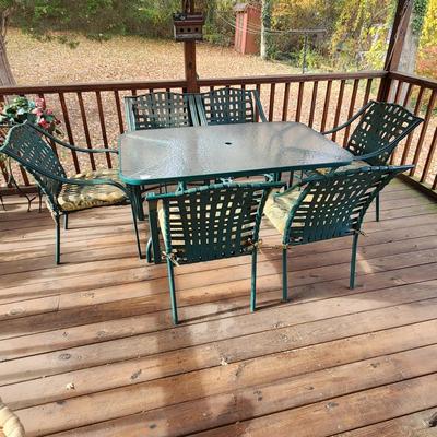 Patio Table and 6 Chairs 60x38