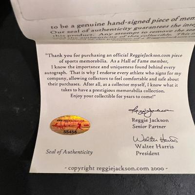 Harmon Killebrew Autographed Bat w Authenticity Certificate
