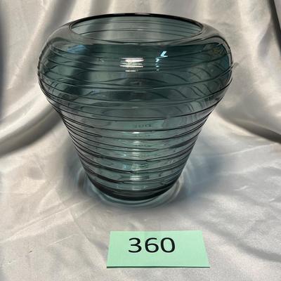 Wow!  Threaded vase