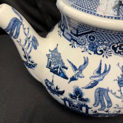Churchill Blue Willow Tea set