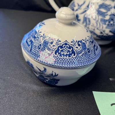 Churchill Blue Willow Tea set