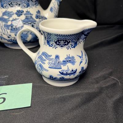 Churchill Blue Willow Tea set