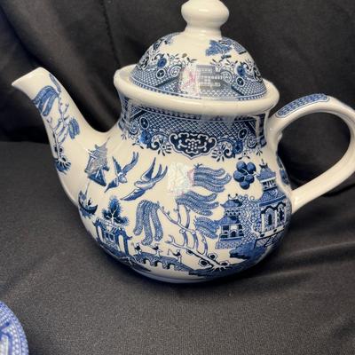 Churchill Blue Willow Tea set