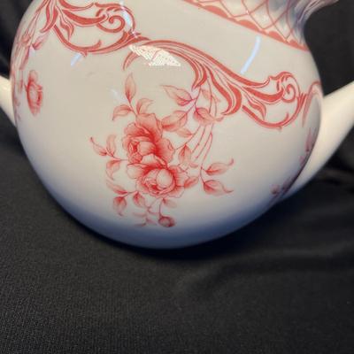 Modern Pink teapot