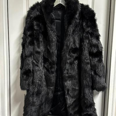 STYLE VI Ltd ~ Knee Length ~ Fur Coat ~ Size Med